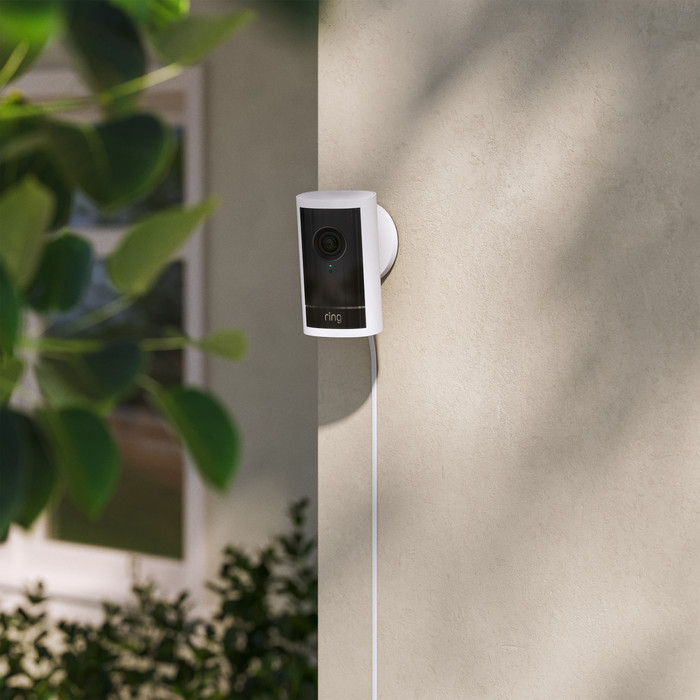 Ring Outdoor Camera Pro Stecker Weiß Doppelpack produkt in gebrauch