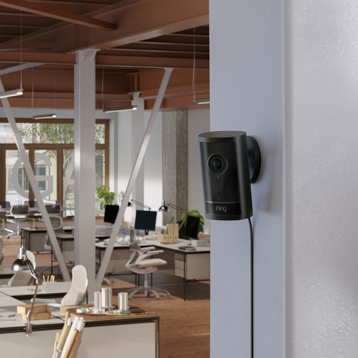 Ring Outdoor Camera Pro Stecker Schwarz Doppelpack produkt in gebrauch