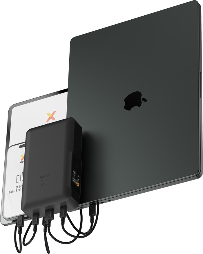 Xtorm NextGen 100 W Powerbank 60.000 mAh Schwarz produkt in gebrauch