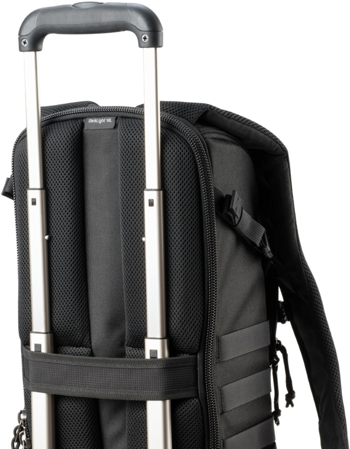 Think Tank DarkLight Reiserucksack 14L Schwarz detail