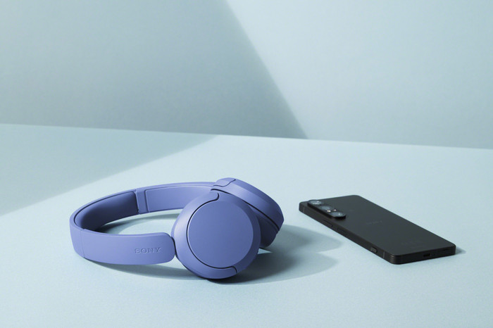 Sony WH-CH530 Cobalt Blue product in use