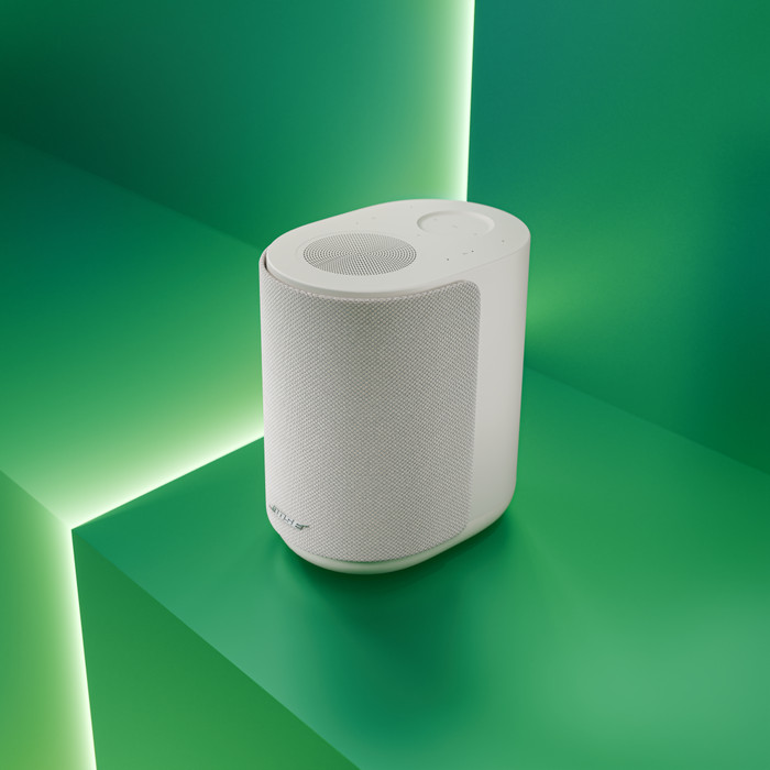 Bose Lifestyle Ultra Speaker White product in use