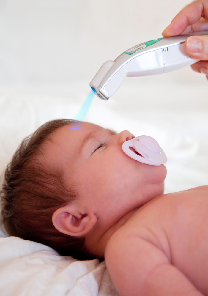 Medisana FTN Infrarood Thermometer produkt in gebrauch