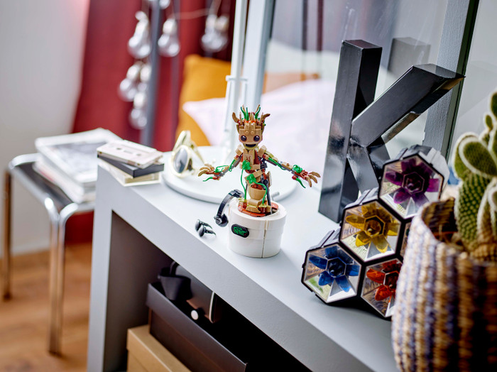 LEGO Marvel Tanzender Groot 76297 produkt in gebrauch