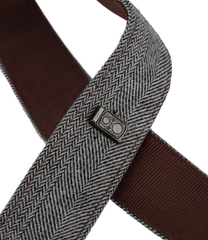 Rollei Camera Strap Brown detail