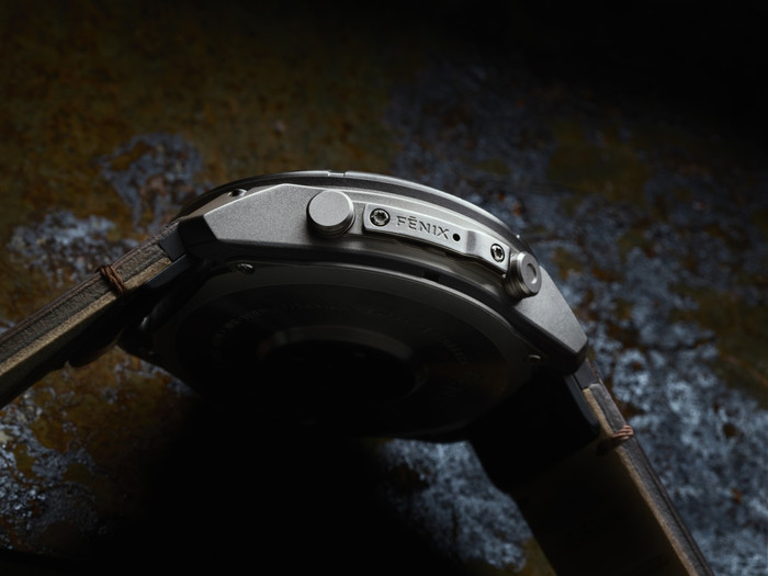 Garmin Fenix 9 Pro Titan LTE 43 mm detail