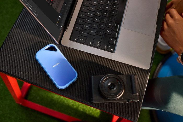 SANDISK Creator Pro Portable SSD 1TB product in use