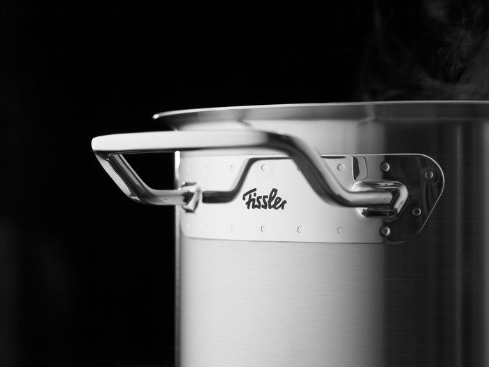 Fissler Original-Profi Collection Topf- und Pfannenset 5-teilig + Servierpfanne 24 cm detail