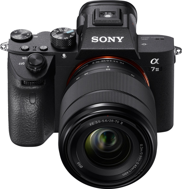 Sony Alpha A7 III + FE 28-70mm f/3.5-5.6 OSS II vorne