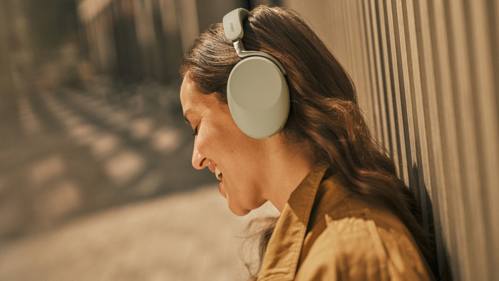 Jabra Evolve3 85 MS Link390c Kabelloses Office-Headset Grau produkt in gebrauch