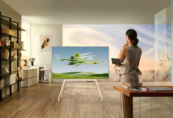 TCL QLED 32 inches A400 Pro (2026) product in use