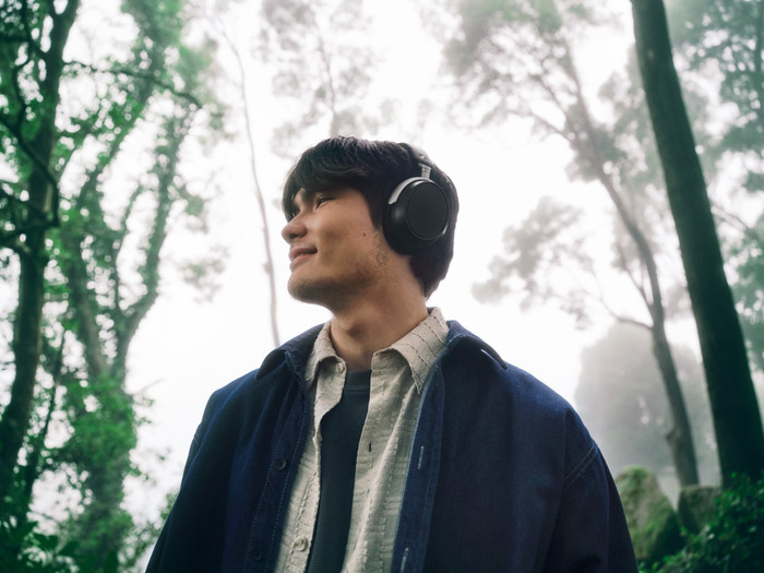 Sennheiser HDB 630 product in use