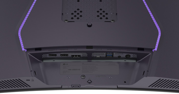 LG UltraGear Evo 39GX950B OLED Curved detail