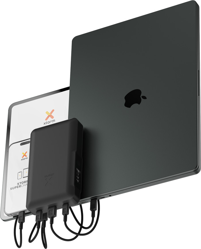 Xtorm NextGen 70 W Powerbank 45.000 mAh Schwarz produkt in gebrauch
