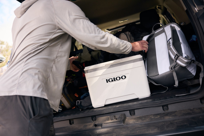Igloo Marine 25 Qt product in use