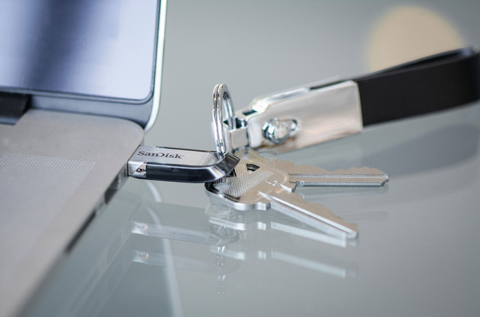 SanDisk Cruzer Ultra Flair 32 GB produkt in gebrauch