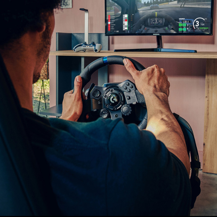 Logitech G923 TRUEFORCE - Lenkrad mit Force Feedback für den PC produkt in gebrauch
