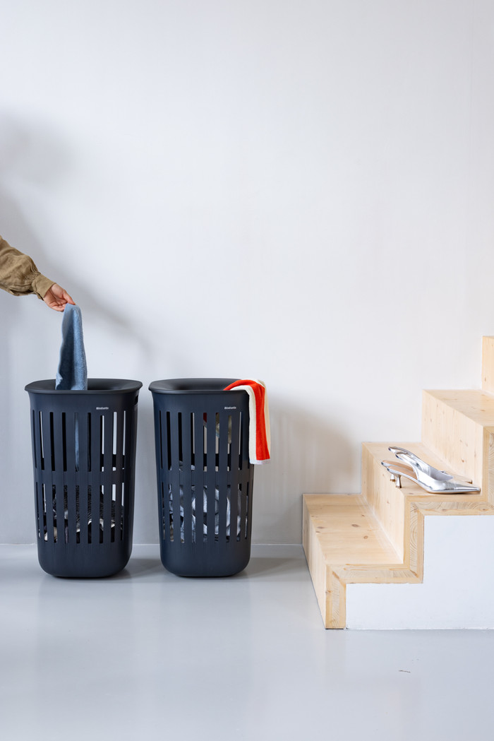 Brabantia Collect-It Wäschekorb 55 Liter - 2er-Set - Black produkt in gebrauch