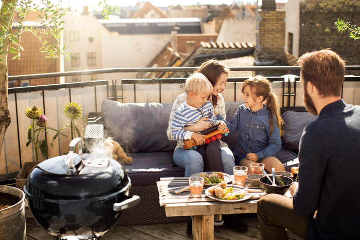 Weber Bar-B-Kettle 47cm Black product in use