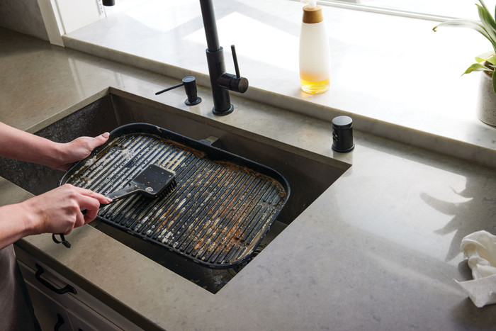 Ninja Woodfire Electric BBQ Brush product in use