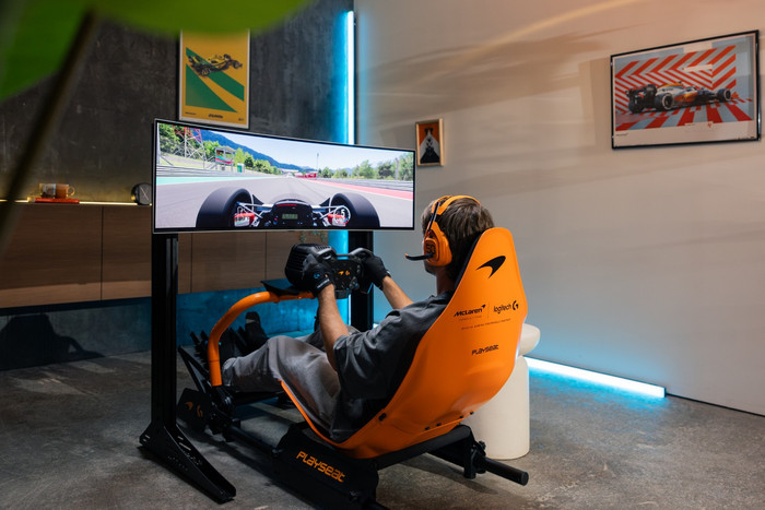 Playseat Formula Instinct McLaren Racing Edition produkt in gebrauch