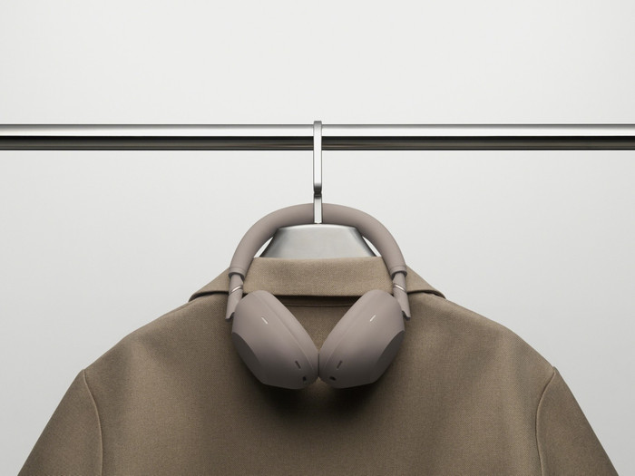 Sony WH1000XM6 Sandstone produkt in gebrauch