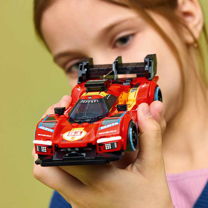 LEGO Speed Champions Ferrari 499P 77261 produkt in gebrauch