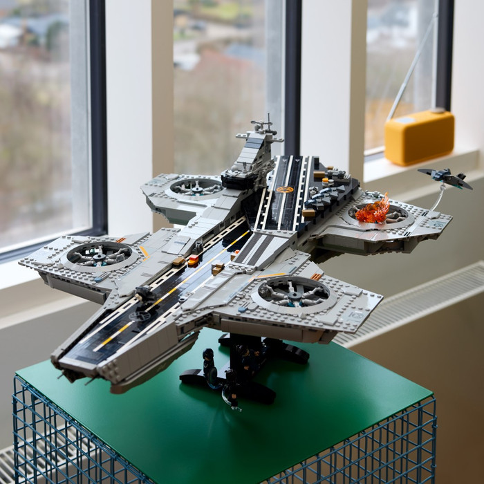 LEGO Marvel S.H.I.E.L.D. Helicarrier 76354 visual supplier