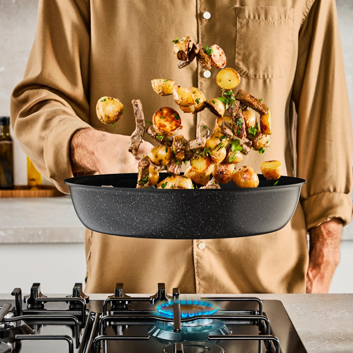 Tefal Experience Ceram Fusion Core Induktion Bratpfannenset 2-teilig produkt in gebrauch