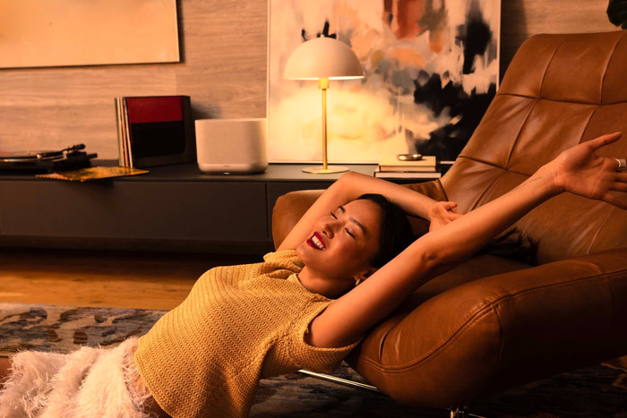 Denon Home 400 Silver product in use