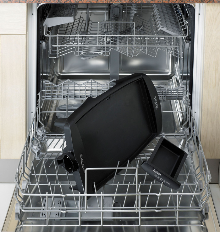 Tefal Plancha Compact 900 CB5005 product in use