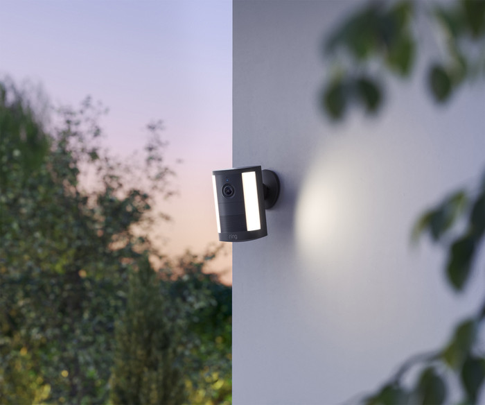 Ring Spotlight Kamera 2. Generation Akku Schwarz produkt in gebrauch