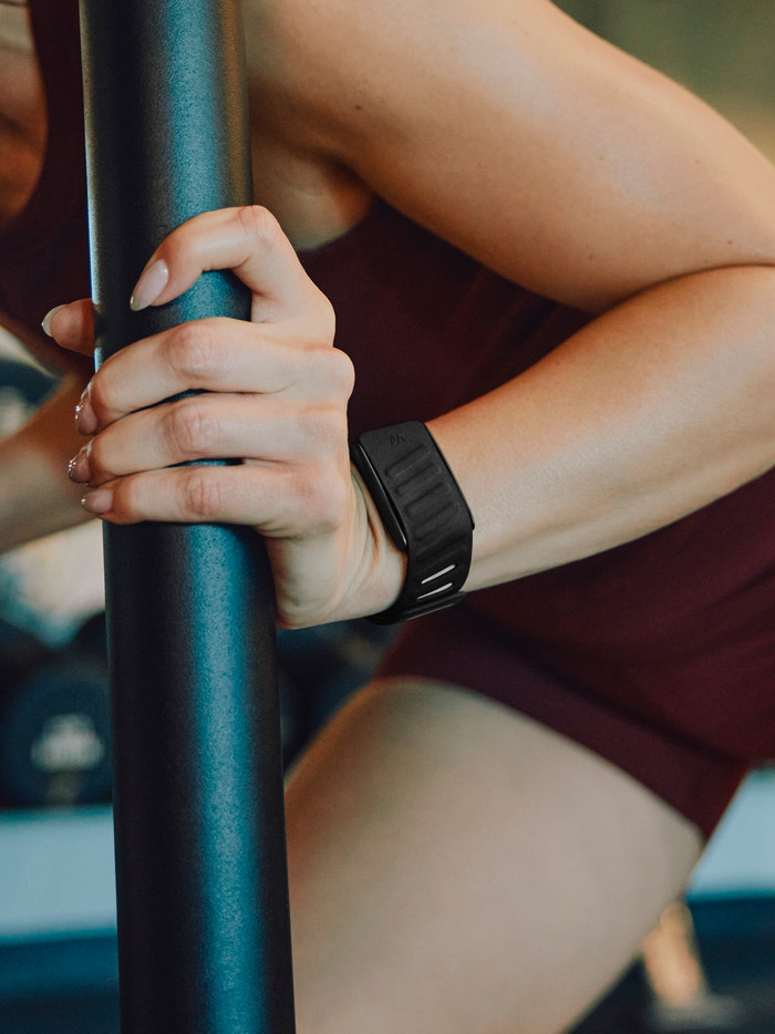 WHOOP 5.0 SportFlex Band Schwarz produkt in gebrauch