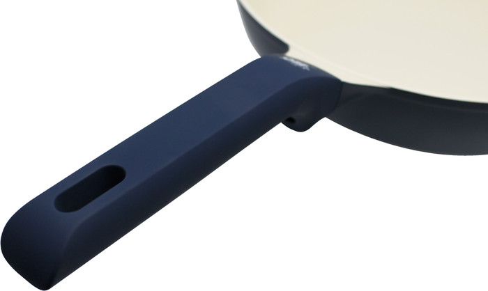 ELO Colorio Pastell CA casserole dish 28cm blue detail
