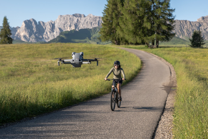 DJI Mini 5 Pro Fly More Combo Plus + Smart Controller produkt in gebrauch
