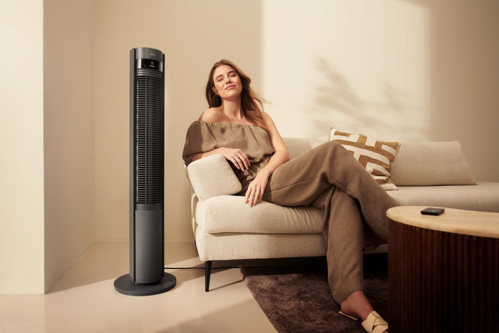 Duux Elevate Smart Gray product in use