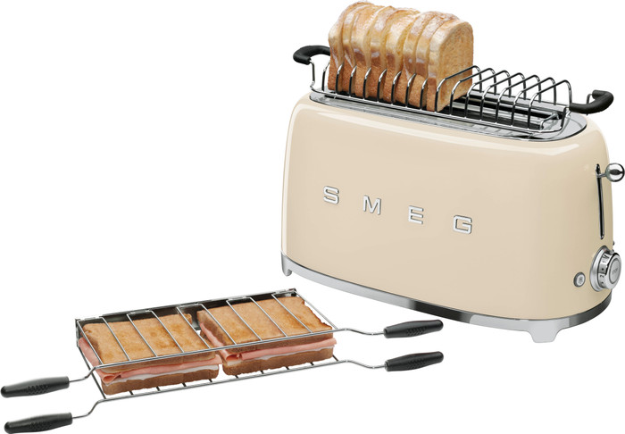 SMEG TSSR02 Tostiklem 2x2 product in use