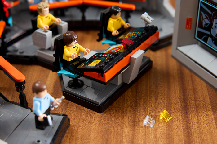 LEGO Icons Star Trek: U.S.S. Enterprise NCC-1701 Bridge 11385 product in use