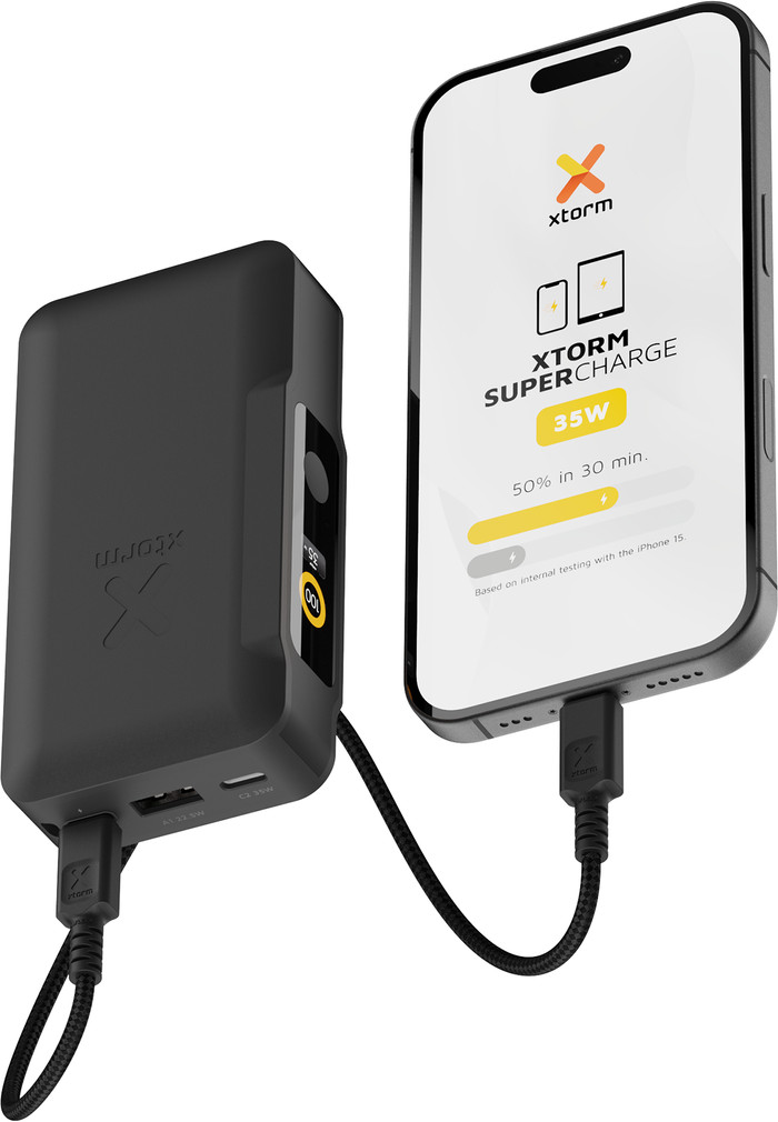 Xtorm NextGen 35 W Powerbank 10.000 mAh Schwarz produkt in gebrauch