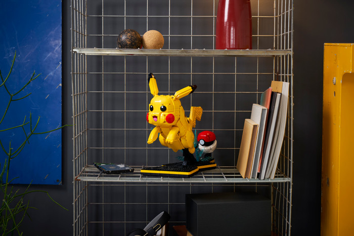 LEGO Pokémon Pikachu and Poké Ball 72152 product in use