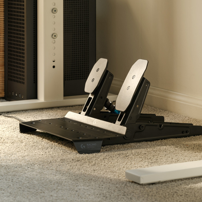 Logitech G RS50 SE System PC + RS Pedale produkt in gebrauch