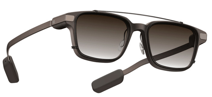 EvenRealities Even G2B Clip Brown product in use