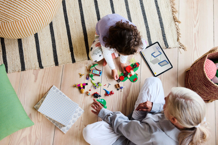 LEGO Marvel Showdown am Baumhaus: Spidey-Rex vs. Gobby-Raptor 11200 produkt in gebrauch