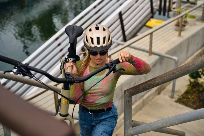 ABUS Urban-I 4.0 ACE Gold S product in use