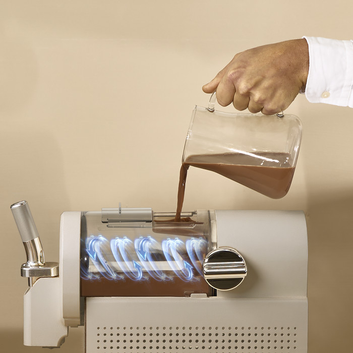 Tefal Freezi 16-in-1 Ice Cream & Frozen Drink Maker IG801A produkt in gebrauch