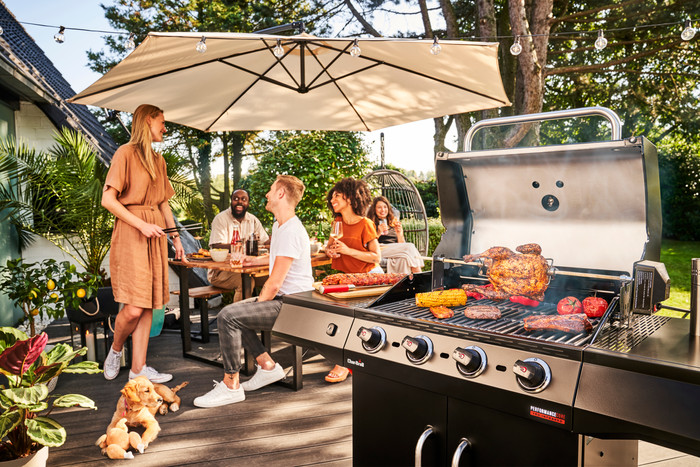 Char-Broil Advantage PRO S 4 product in use
