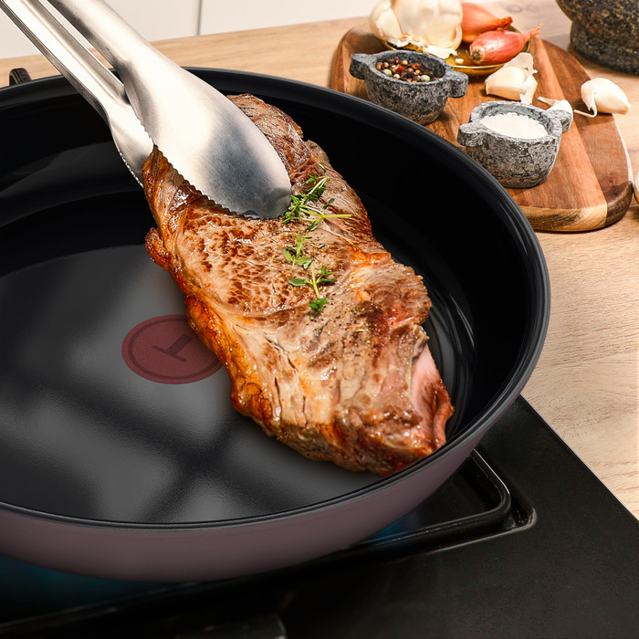 Tefal Ceramic Control Grey Bratpfanne 28 cm produkt in gebrauch