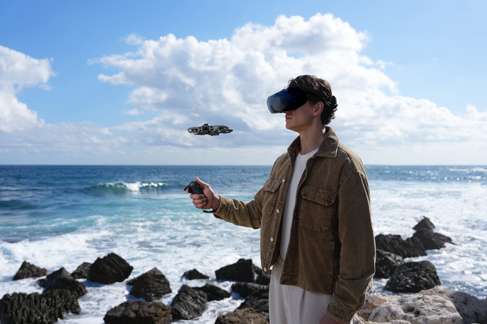 DJI Avata 360 Motion Fly More Combo + Goggles N3 + RC Motion 3 produkt in gebrauch