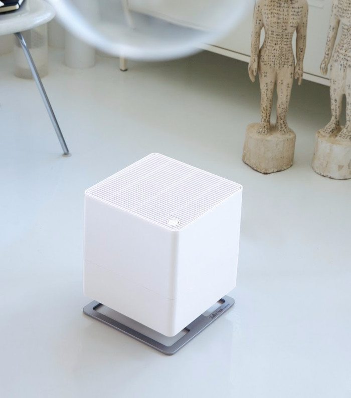 Stadler Form Oskar White product in use