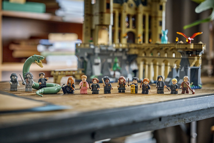 LEGO Harry Potter Schloss Hogwarts: Ostflügel 76473 produkt in gebrauch
